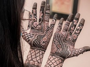 Khushboo mehndi artist