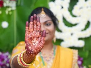 Prassu mehendi artist